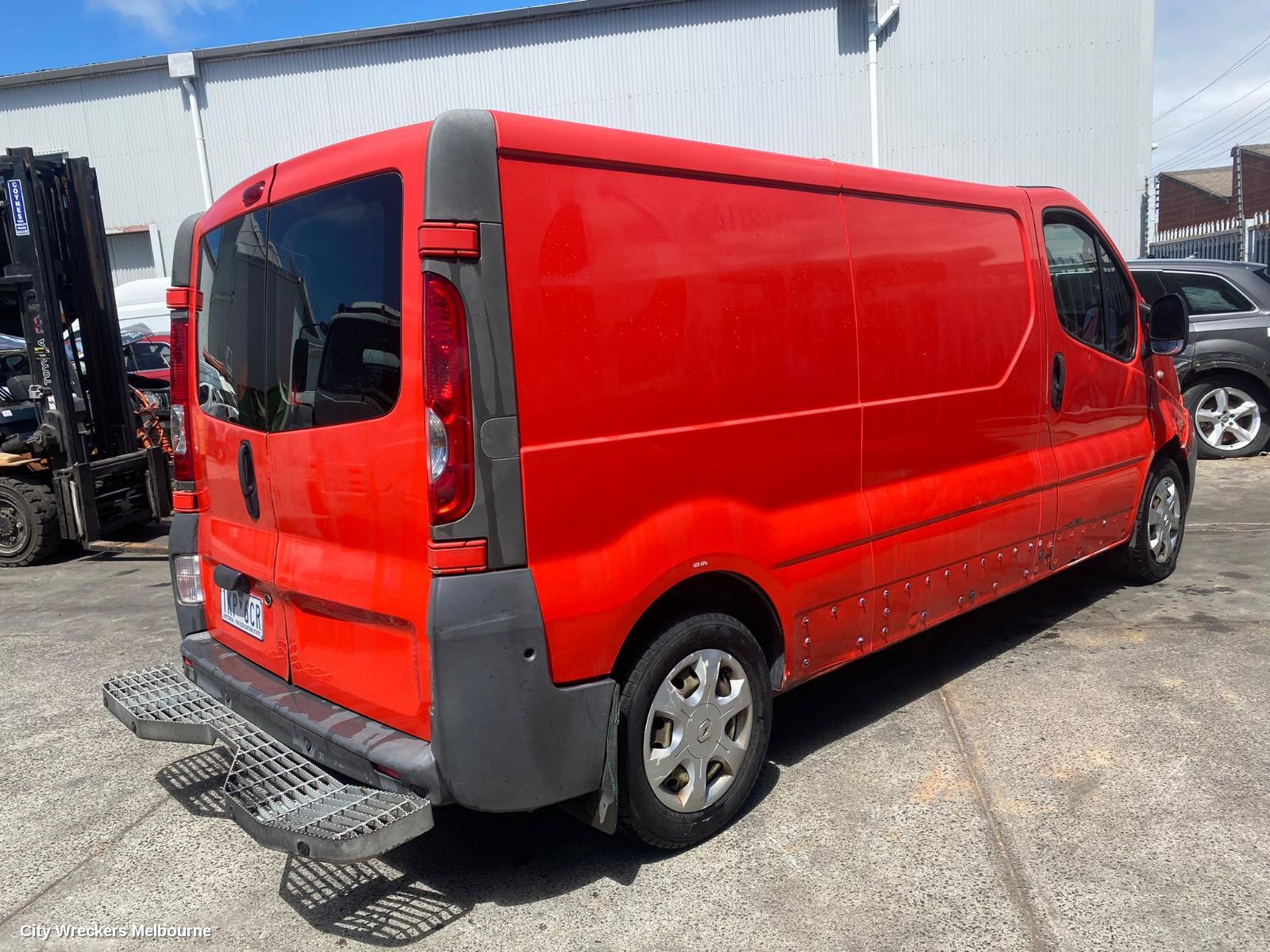 RENAULT TRAFIC RIGHT HEADLAMP, X82, HALOGEN TYPE, 01/2015 - 09/2022