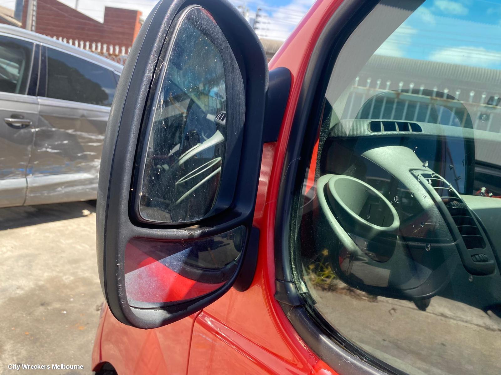 RENAULT TRAFIC RIGHT HEADLAMP, X82, HALOGEN TYPE, 01/2015 - 09/2022