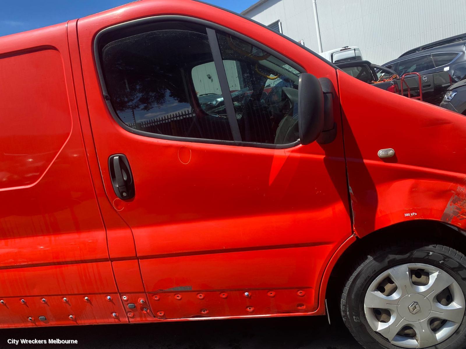 RENAULT TRAFIC RIGHT HEADLAMP, X82, HALOGEN TYPE, 01/2015 - 09/2022