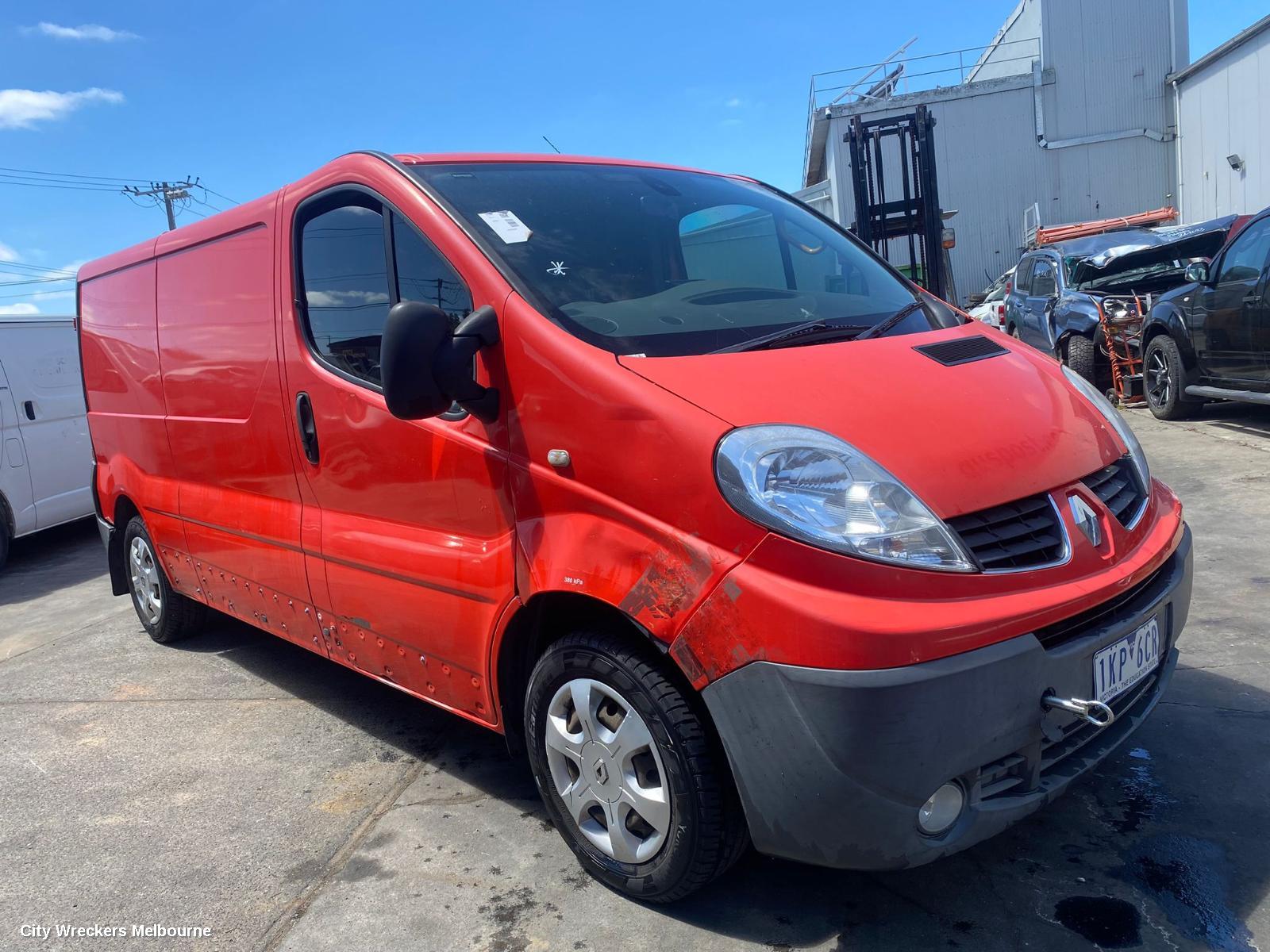 RENAULT TRAFIC RIGHT HEADLAMP, X82, HALOGEN TYPE, 01/2015 - 09/2022