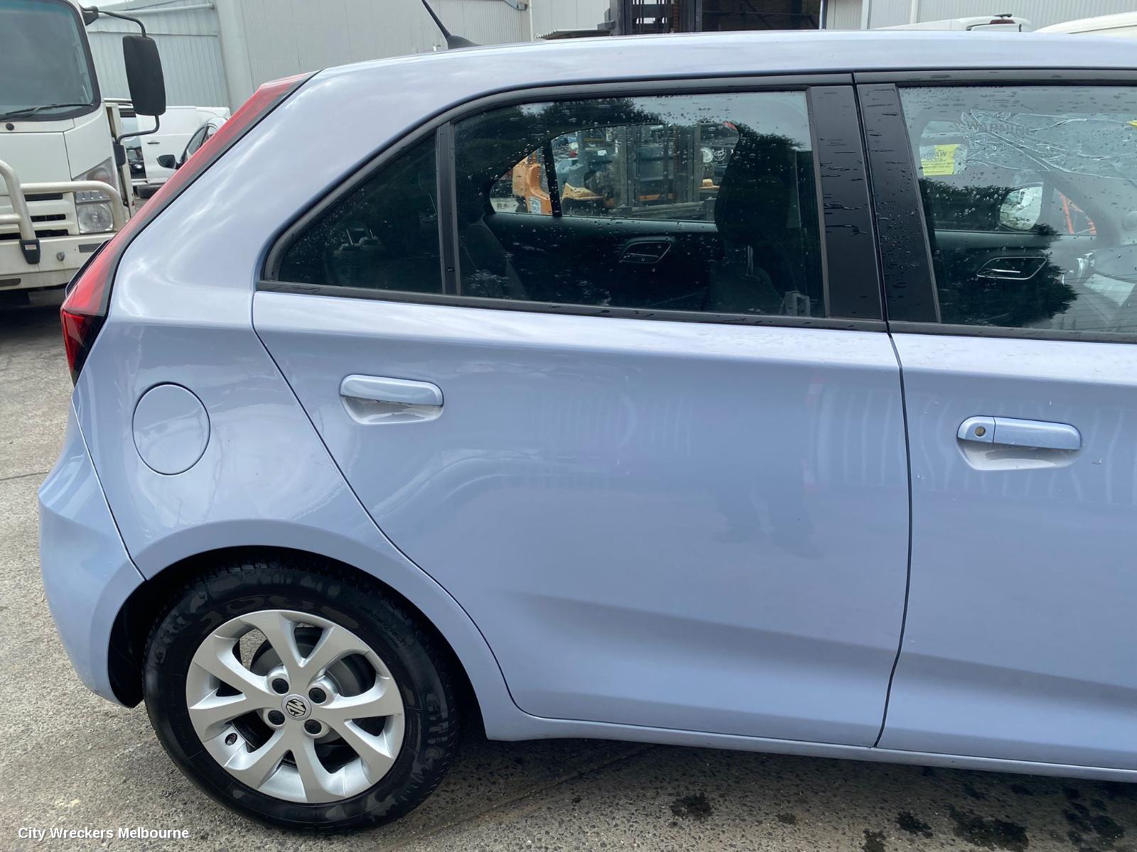 MG MG3 FRONT SEAT, LH FRONT, GREY/CHECKERED CLOTH, SZP1, 07/2016 ONWARDS