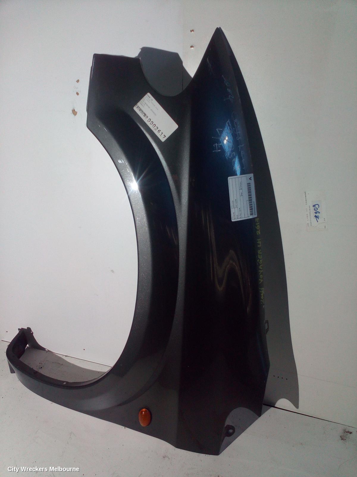 CHRYSLER VOYAGER LEFT GUARD, RS, 05/2001 - 02/2008