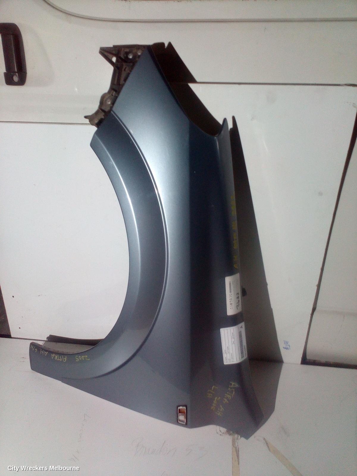 HOLDEN ASTRA LEFT GUARD, AH, 10/2004 - 08/2009
