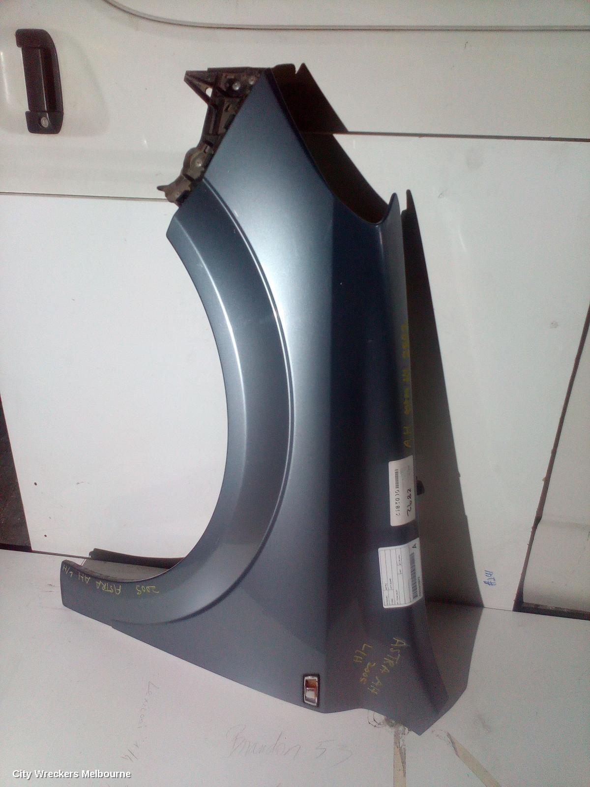 HOLDEN ASTRA LEFT GUARD, AH, 10/2004 - 08/2009