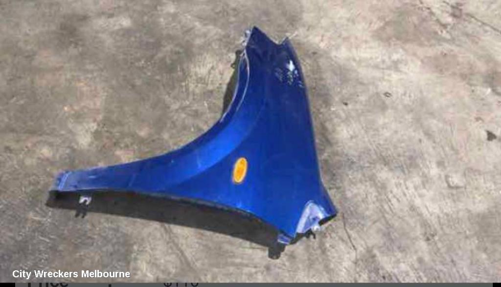MAZDA MPV LEFT GUARD, LV, 03/1996 - 07/1999