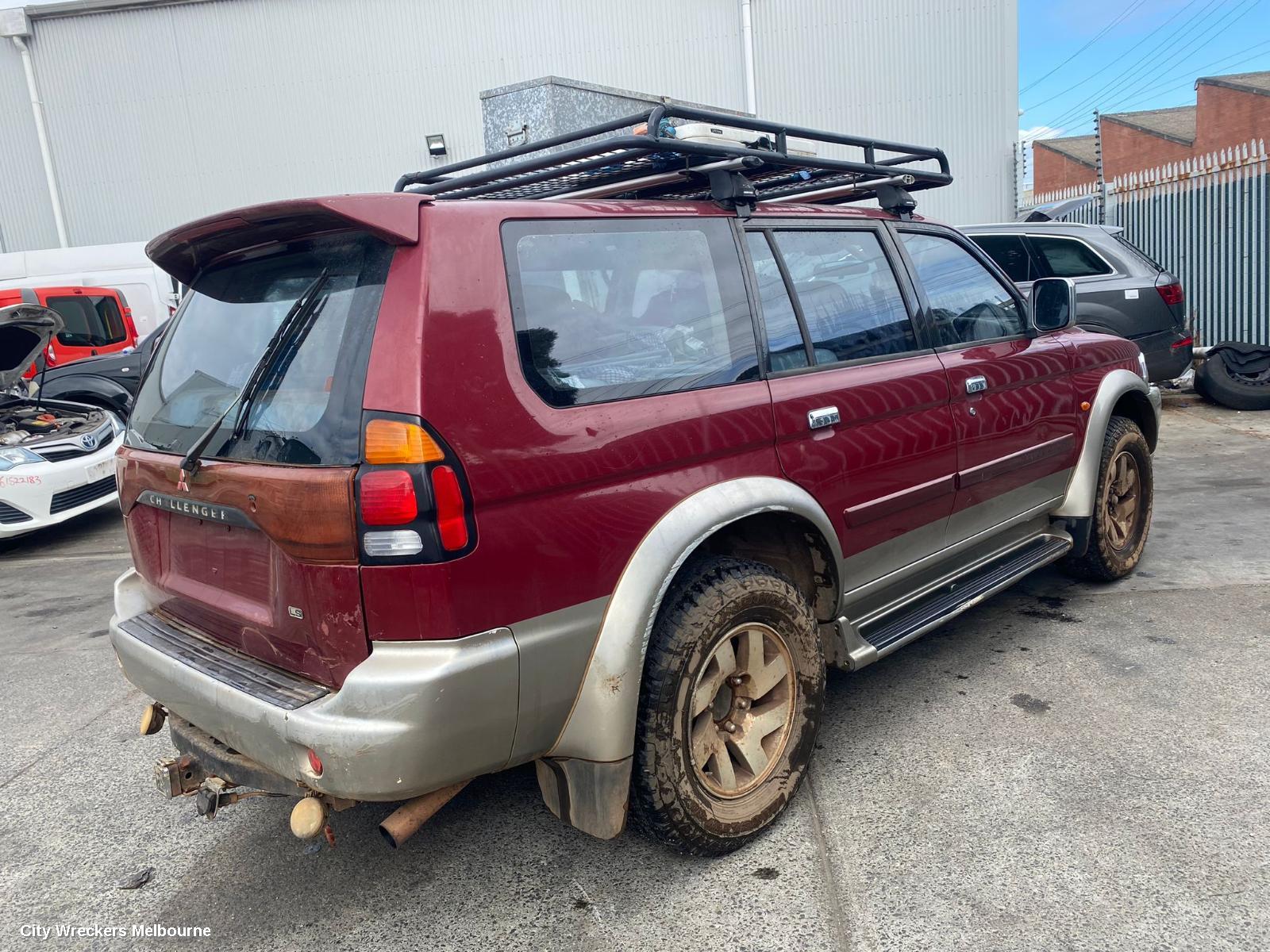 MITSUBISHI CHALLENGER RIGHT TAILLIGHT, PA, 09/2000 - 05/2004