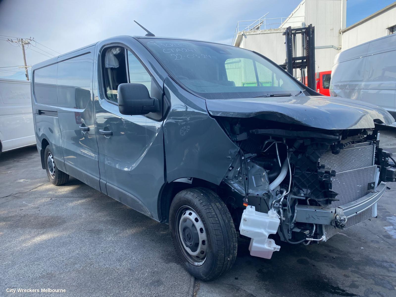 RENAULT TRAFIC RIGHT FRONT HUB ASSEMBLY, X82, 01/2015 ONWARDS