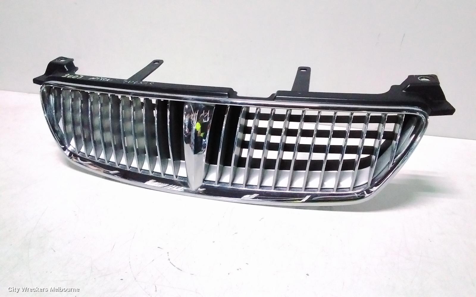 NISSAN PULSAR GRILLE, N16 SI, SEDAN, VERTICAL SLAT TYPE, 05/2000 - 07/2003