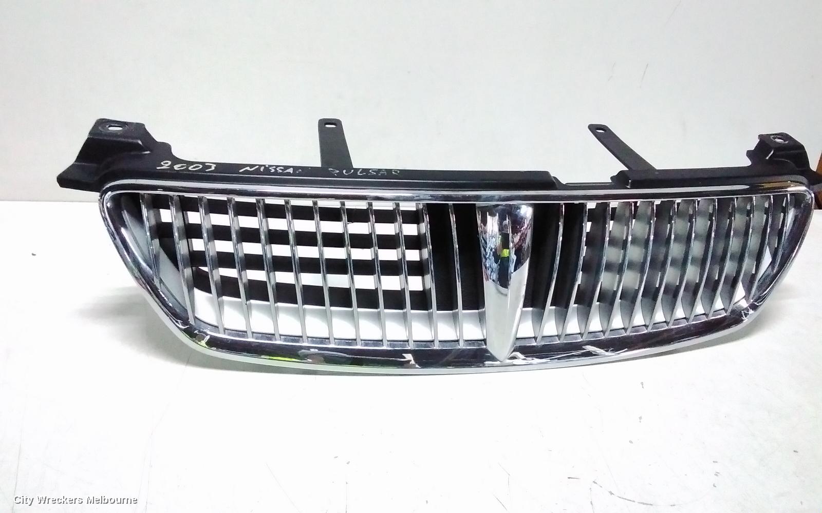 NISSAN PULSAR GRILLE, N16 SI, SEDAN, VERTICAL SLAT TYPE, 05/2000 - 07/2003