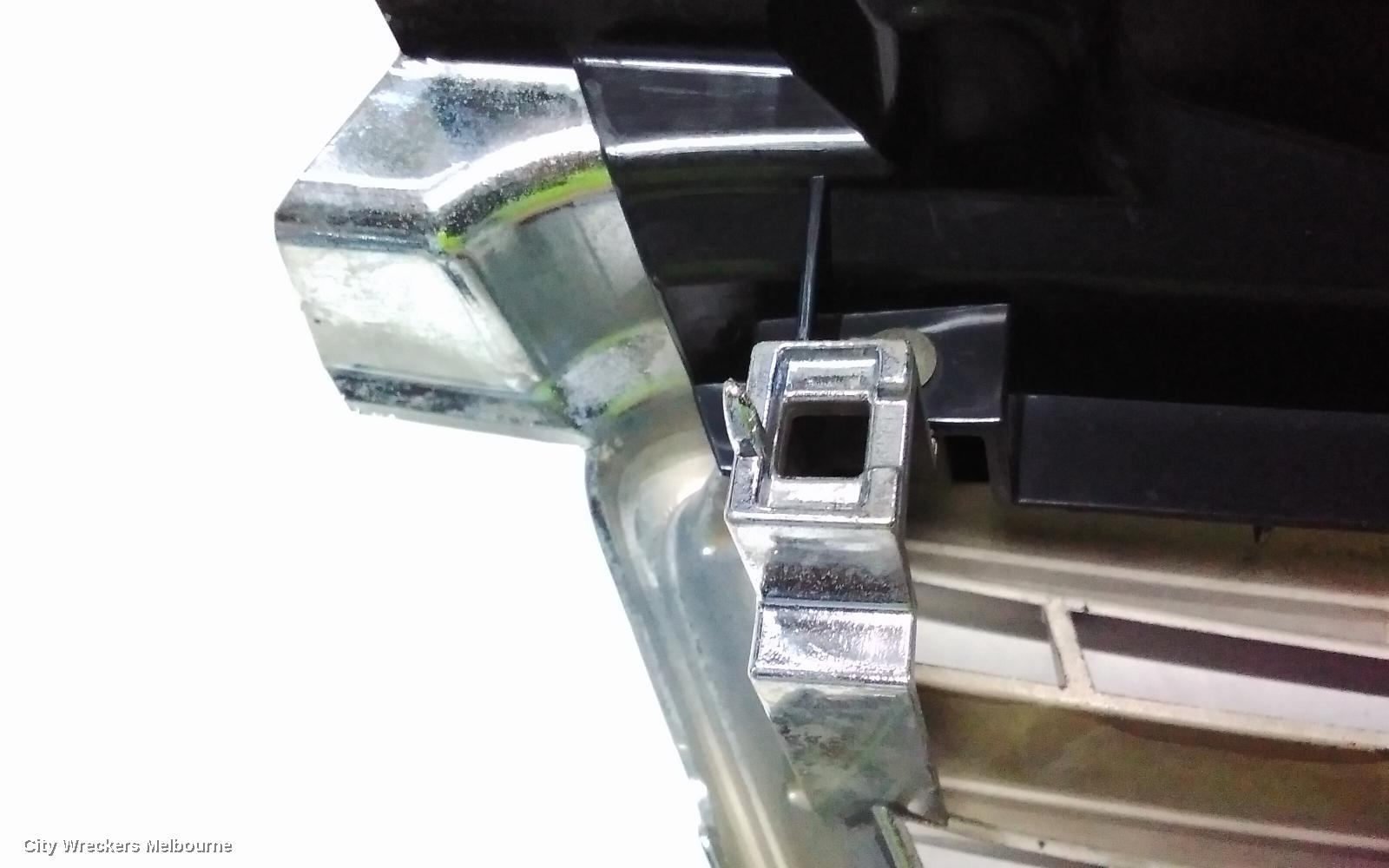 NISSAN PULSAR GRILLE, N16 SII, SEDAN, HORIZONTAL SLAT TYPE, 08/2003 - 12/2005
