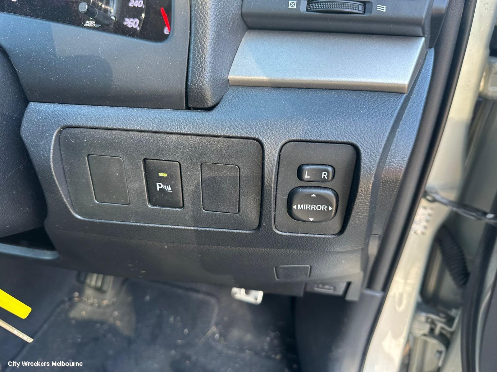 TOYOTA AURION RIGHT FRONT DOOR, GSV40R, 09/2009 - 03/2012