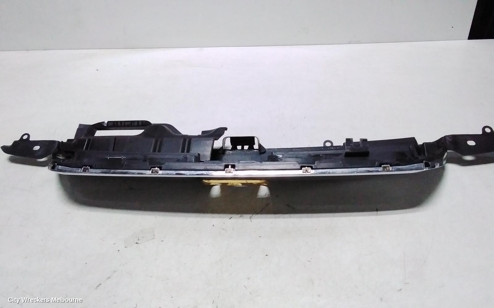 HONDA CRV GRILLE, 2.4, RD7, 12/2001 - 08/2004