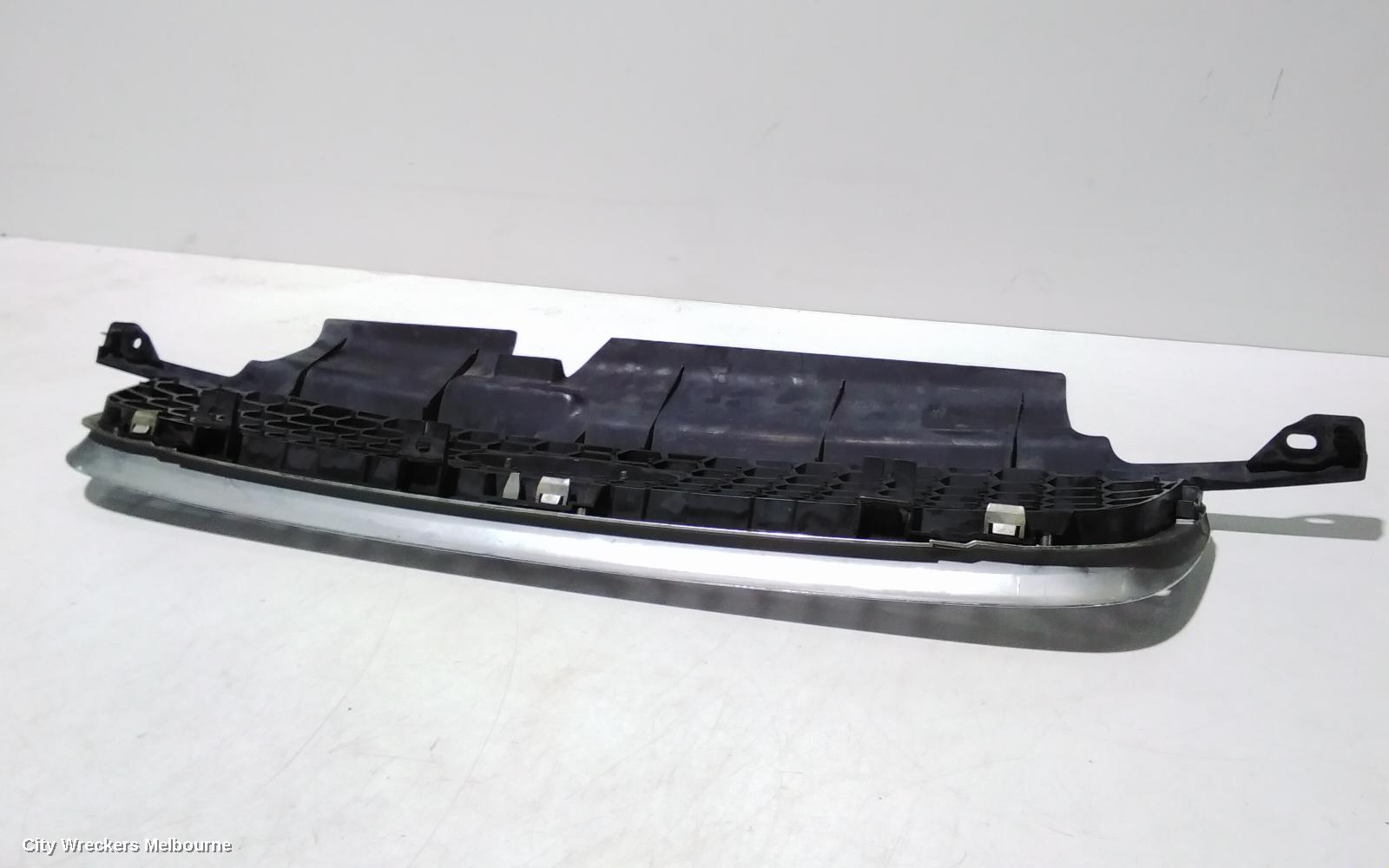 FORD ESCAPE GRILLE, BA, BLACK & CHROME, XLT, 02/2001 - 03/2003