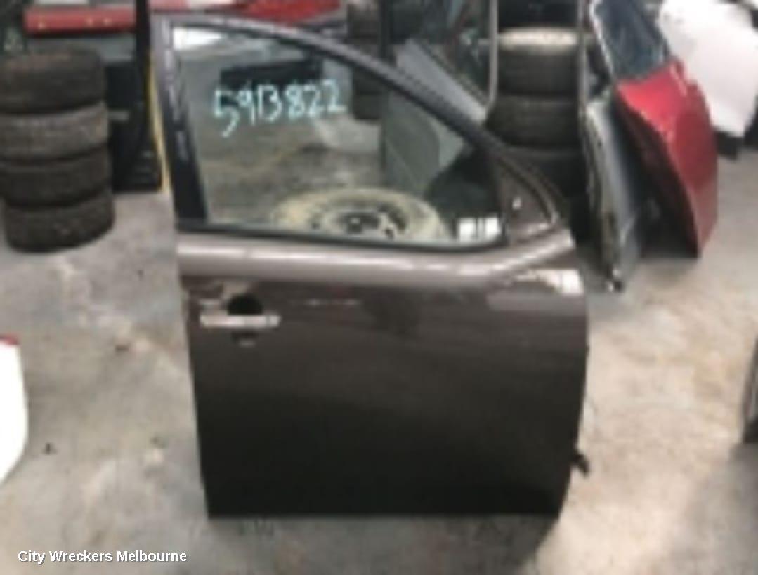 KIA CERATO RIGHT FRONT DOOR, TD, SEDAN/HATCH, 10/2008 - 03/2013