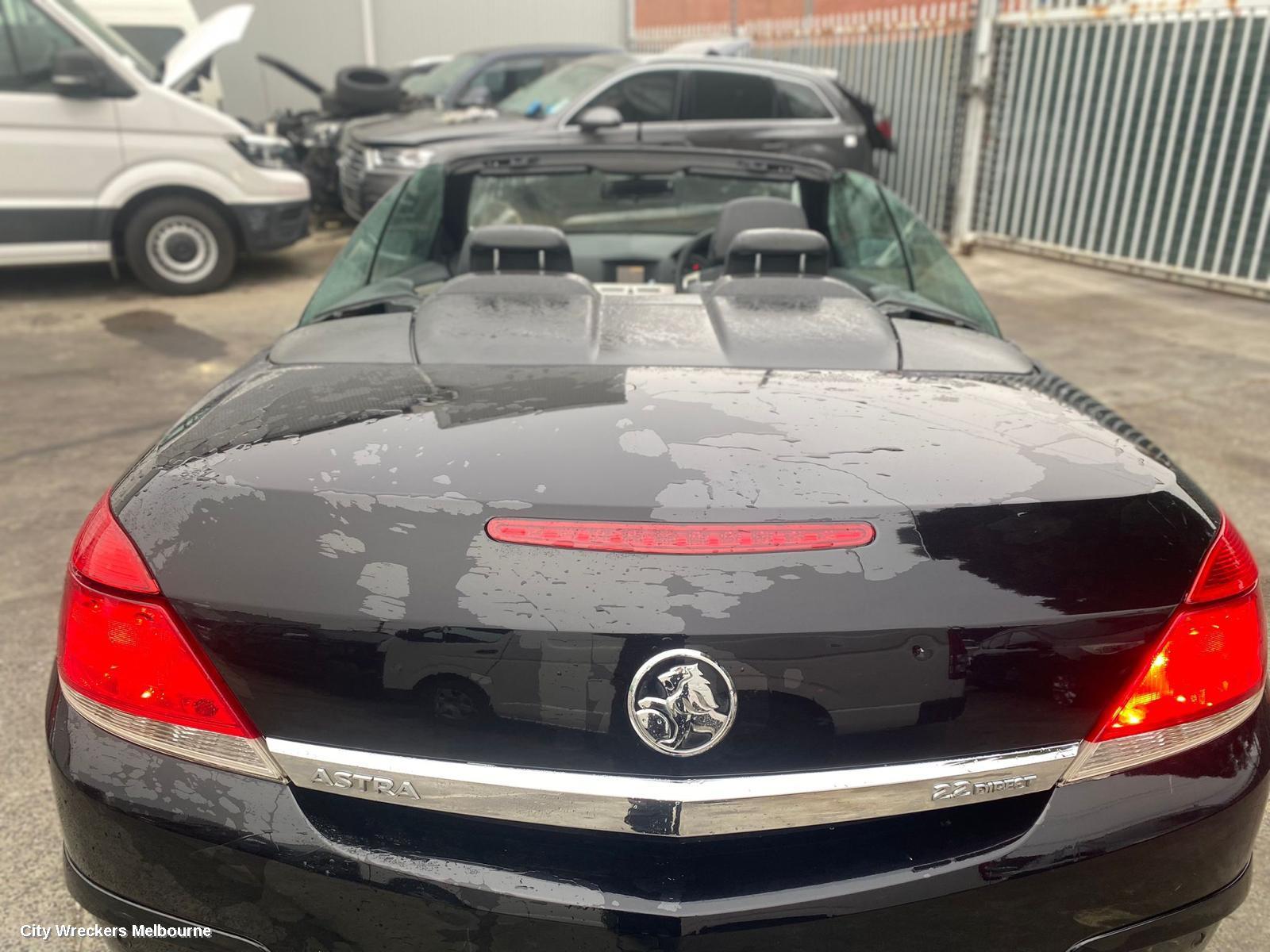 HOLDEN ASTRA RIGHT GUARD, AH, 10/2004 - 08/2009