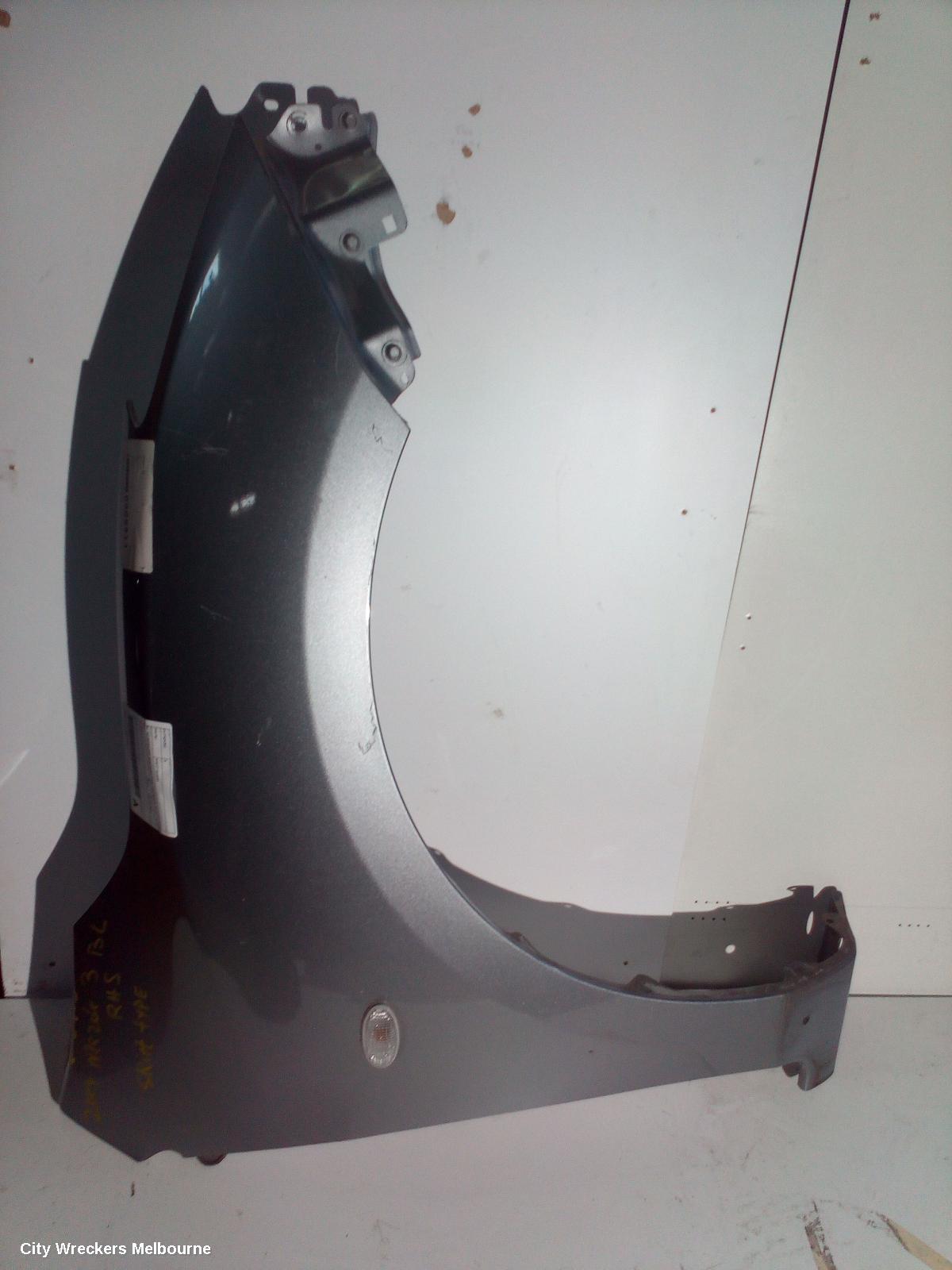 MAZDA 3 RIGHT GUARD, BL, W/ REPEATER, NON SKIRT TYPE, NEO/MAXX, 04/2009 - 10/2013
