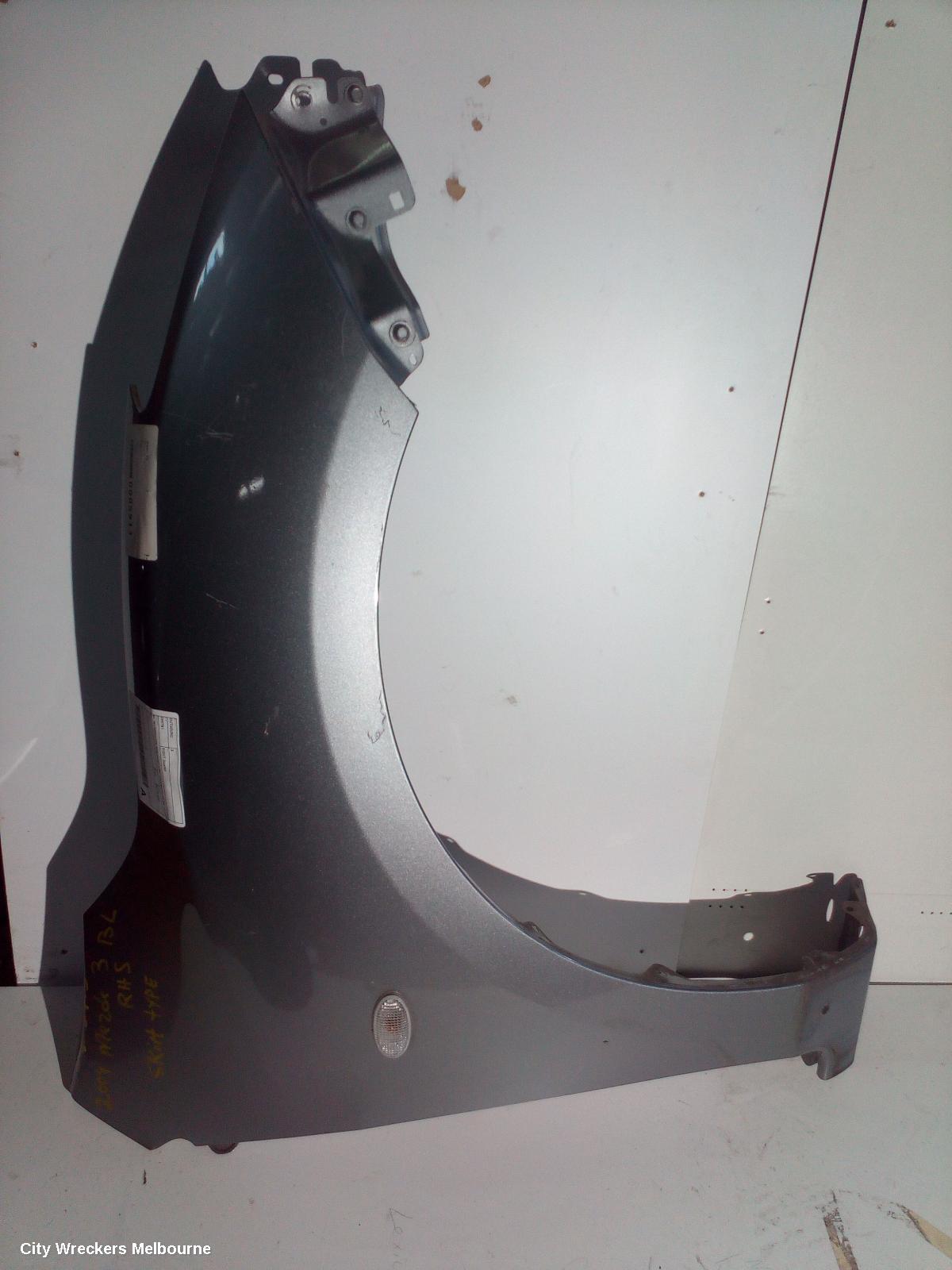 MAZDA 3 RIGHT GUARD, BL, W/ REPEATER, NON SKIRT TYPE, NEO/MAXX, 04/2009 - 10/2013