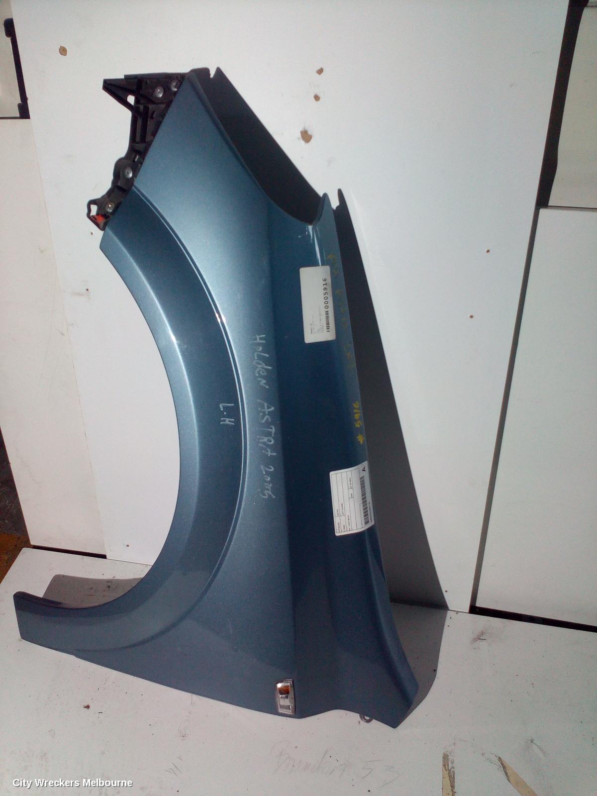 HOLDEN ASTRA LEFT GUARD, AH, 10/2004 - 08/2009