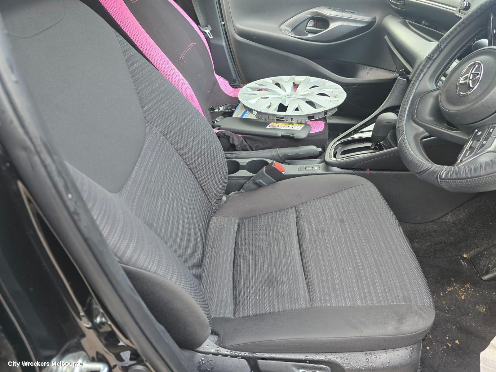 TOYOTA YARIS DOOR HANDLE, LH FRONT, OUTER, NON KEYLESS ENTRY TYPE, XP210 SERIES, 04/2020 ONWARDS