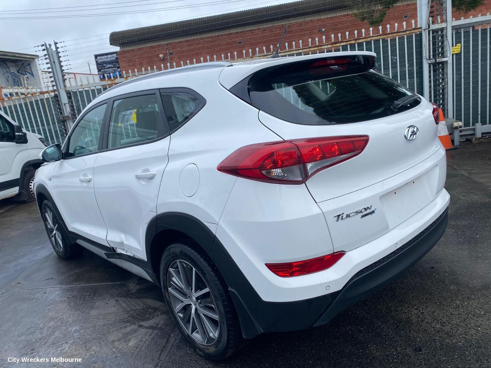 HYUNDAI TUCSON LEFT HEADLAMP, TL, ACTIVE/ACTIVE X, KOREAN BUILT (VIN KMHJ), HALOGEN TYPE, W/ DAYTIME RUNNING LAMP, 06/2015 - 06/2018