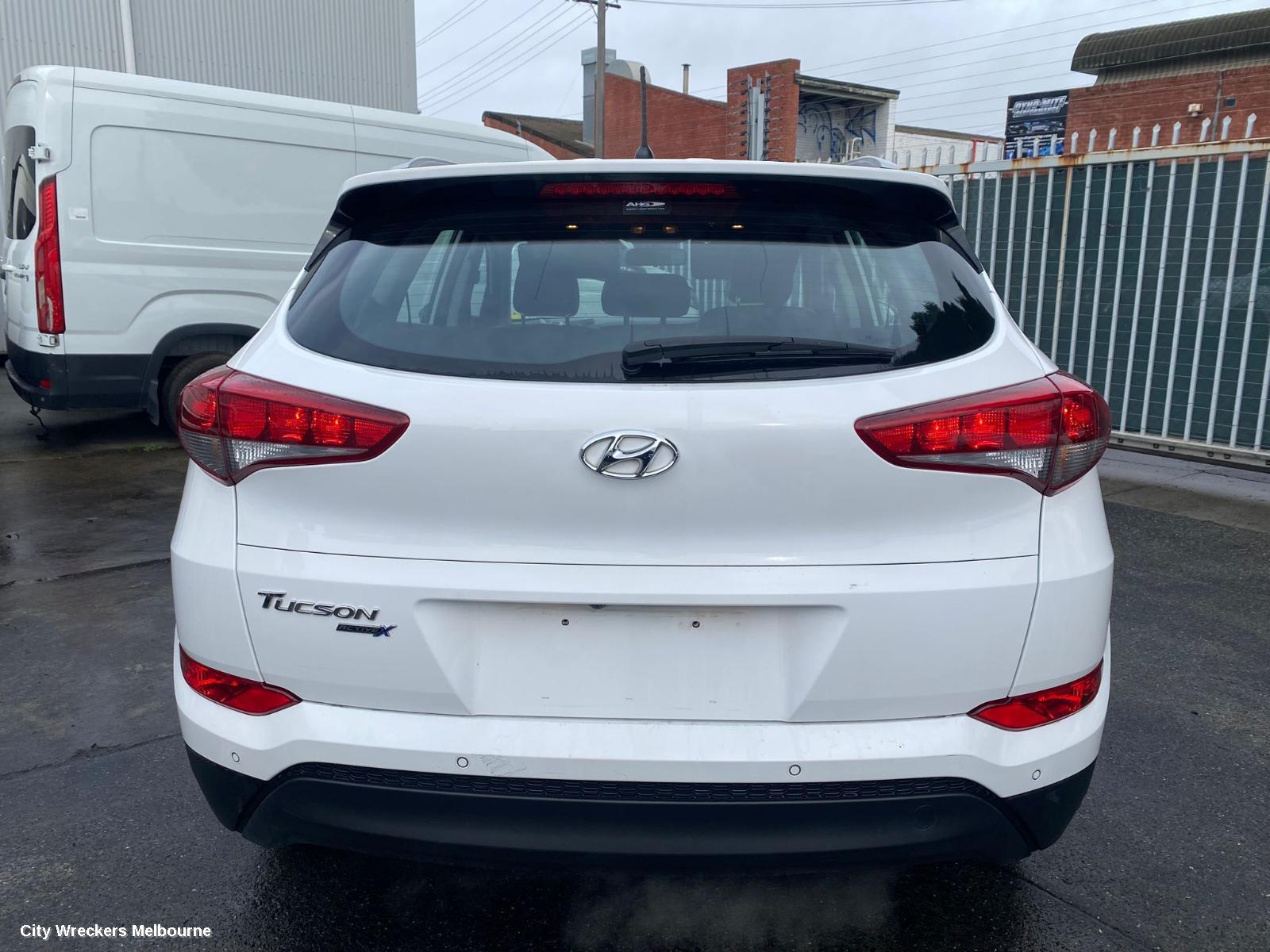 HYUNDAI TUCSON LEFT HEADLAMP, TL, ACTIVE/ACTIVE X, KOREAN BUILT (VIN KMHJ), HALOGEN TYPE, W/ DAYTIME RUNNING LAMP, 06/2015 - 06/2018