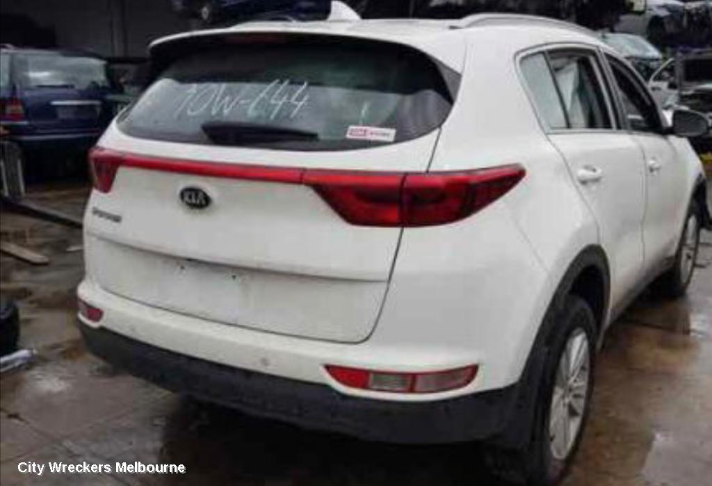 KIA SPORTAGE HIGH LEVEL STOPLIGHT, QL, 10/2015 - 08/2021