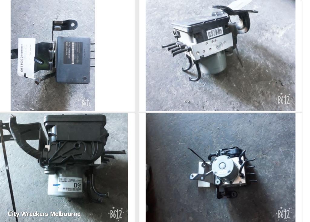 KIA SPORTAGE HIGH LEVEL STOPLIGHT, QL, 10/2015 - 08/2021