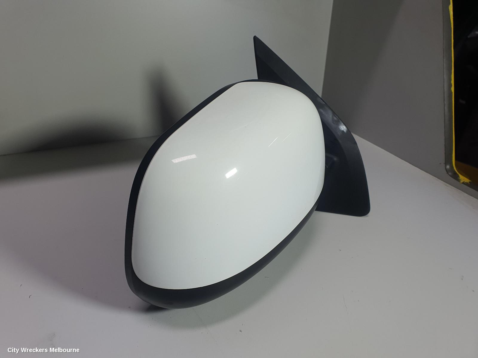 MITSUBISHI OUTLANDER RIGHT DOOR MIRROR, ZJ, NON FLASHER TYPE (3 WIRE), 10/2012 - 03/2015