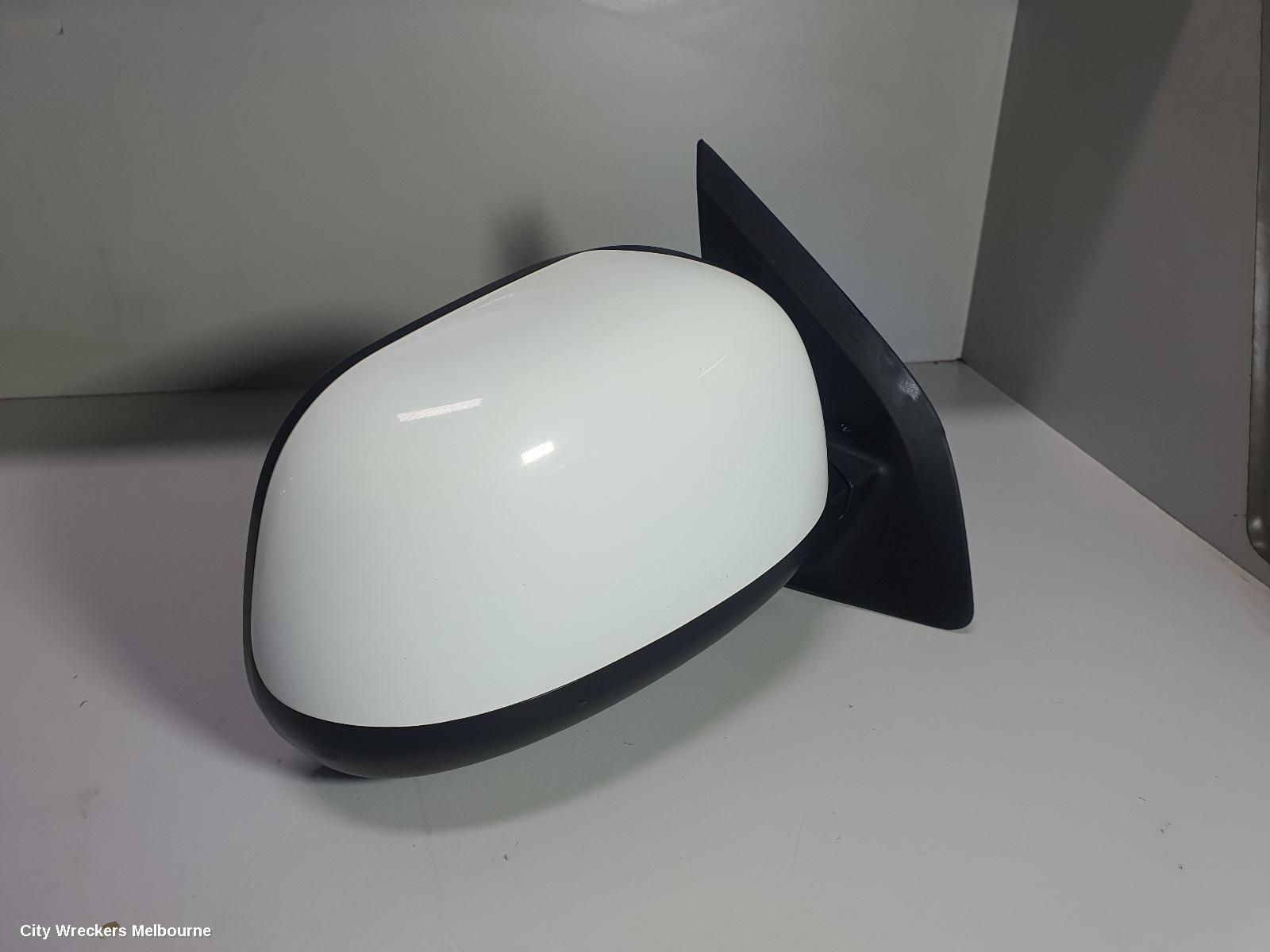 MITSUBISHI OUTLANDER RIGHT DOOR MIRROR, ZJ, NON FLASHER TYPE (3 WIRE), 10/2012 - 03/2015