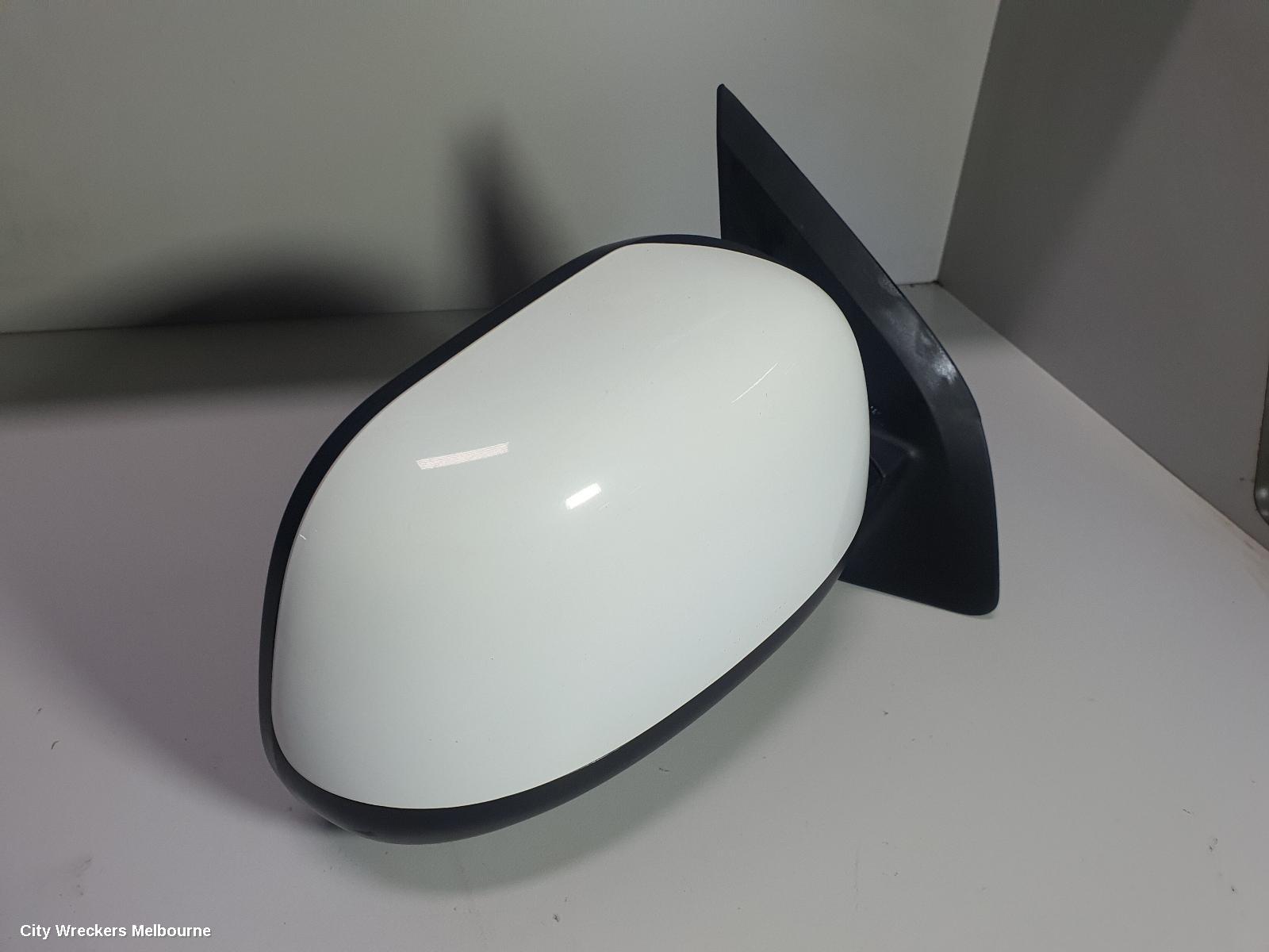 MITSUBISHI OUTLANDER RIGHT DOOR MIRROR, ZJ, NON FLASHER TYPE (3 WIRE), 10/2012 - 03/2015
