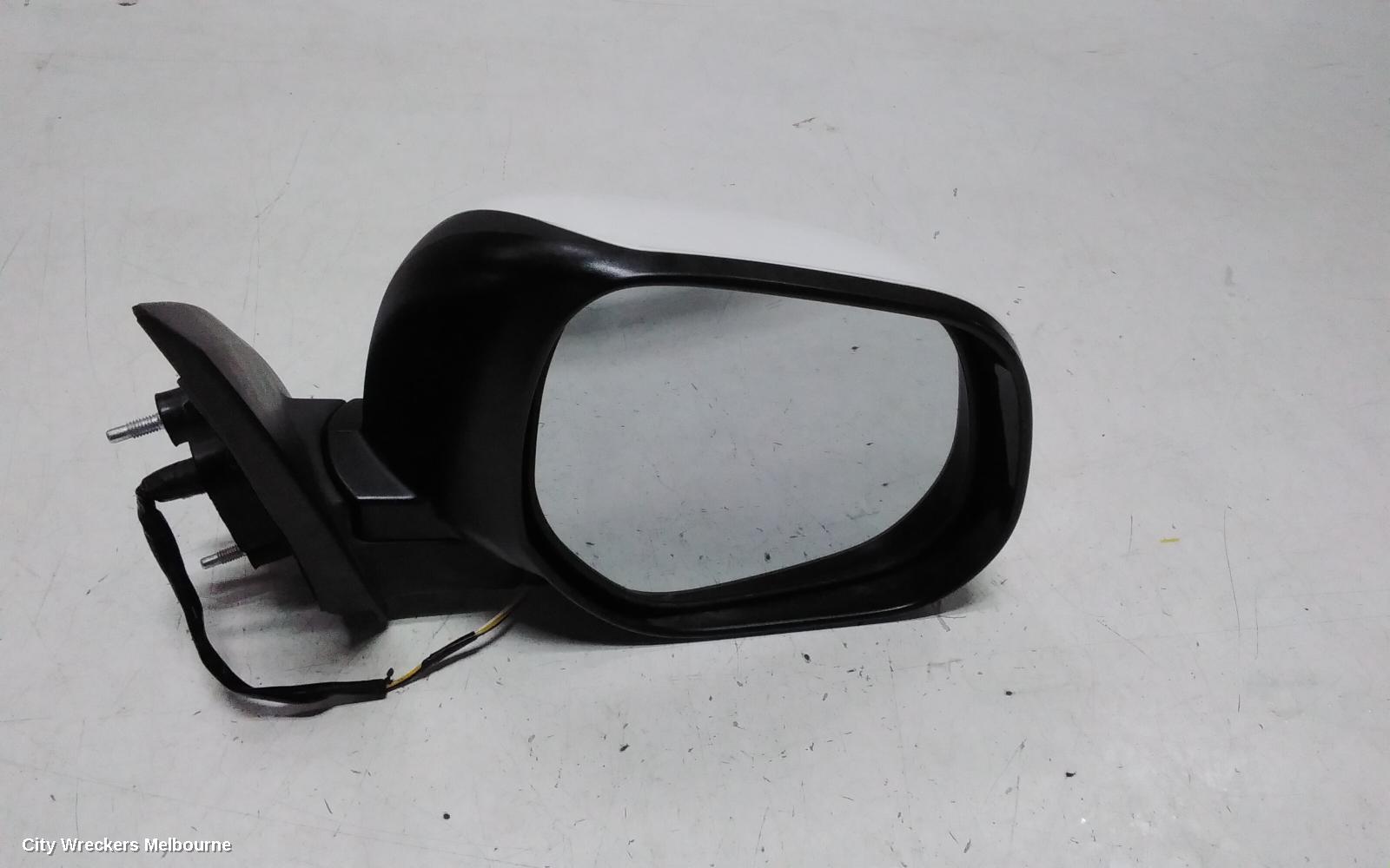 MITSUBISHI OUTLANDER RIGHT DOOR MIRROR, ZJ, NON FLASHER TYPE (3 WIRE), 10/2012 - 03/2015