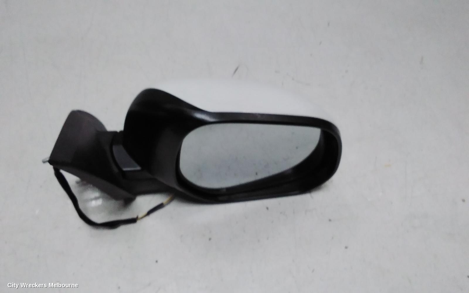 MITSUBISHI OUTLANDER RIGHT DOOR MIRROR, ZJ, NON FLASHER TYPE (3 WIRE), 10/2012 - 03/2015