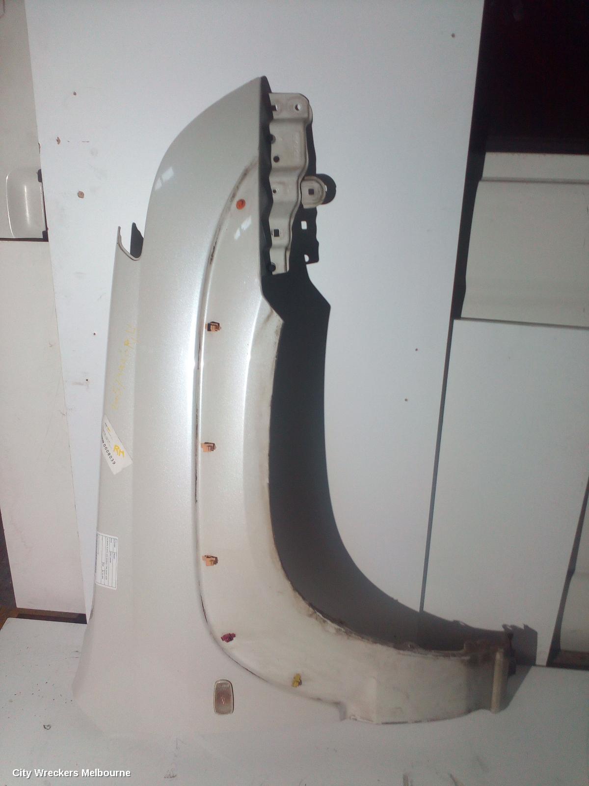 TOYOTA PRADO RIGHT GUARD, 120 SERIES, FLARED, NON SNORKEL TYPE, 02/2003 - 10/2009