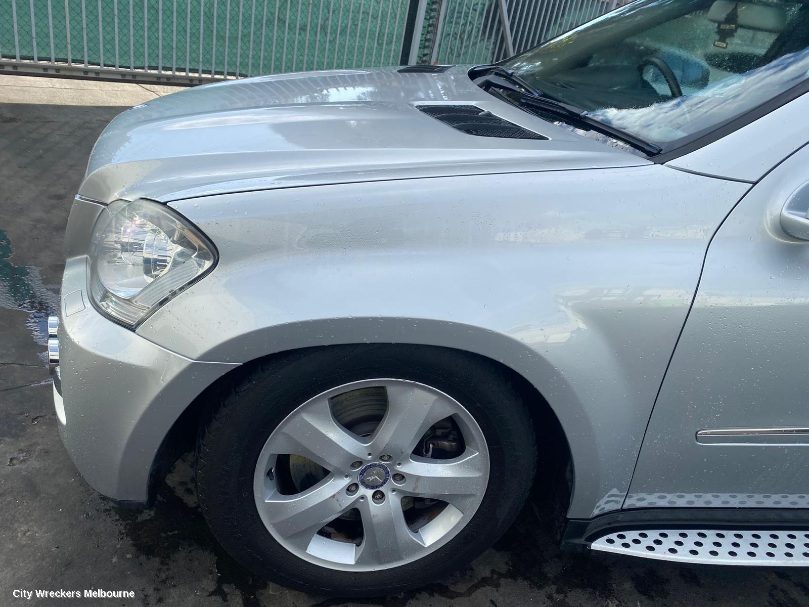 MERCEDES GL CLASS LEFT FRONT DOOR WINDOW, X164 10/2006 - 11/2012