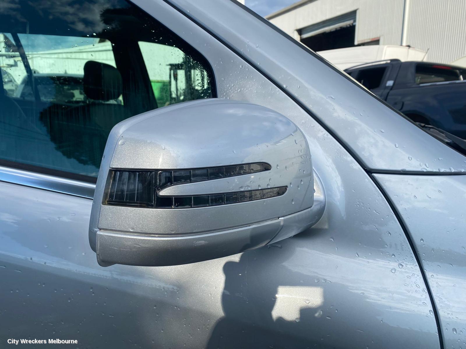 MERCEDES GL CLASS LEFT FRONT DOOR WINDOW, X164 10/2006 - 11/2012