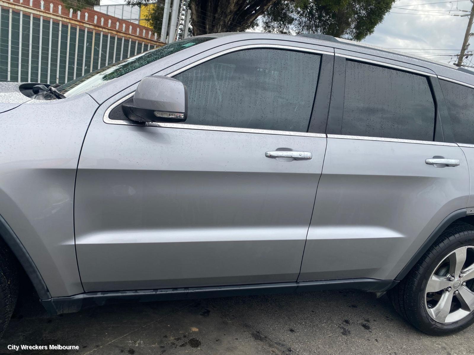 JEEP GRANDCHEROKEE RIGHT FRONT DOOR, WK, NON MOULD TYPE, 10/2010 - 02/2022