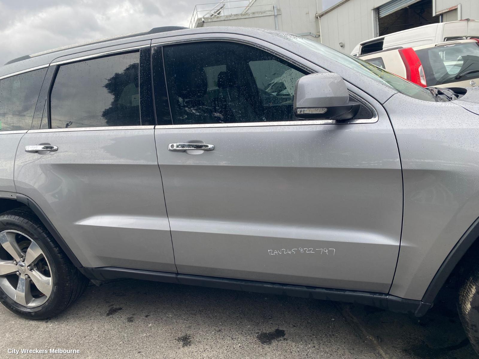 JEEP GRANDCHEROKEE RIGHT FRONT DOOR, WK, NON MOULD TYPE, 10/2010 - 02/2022