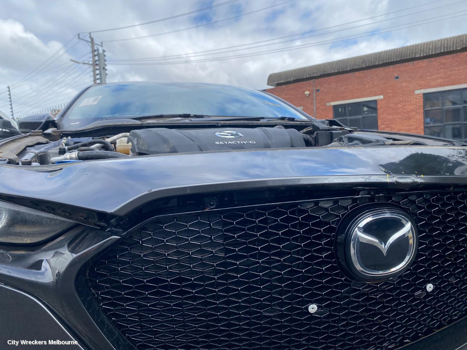 MAZDA 3 RIGHT GUARD LINER, BP, FRONT, HATCH, 03/2019 ONWARDS