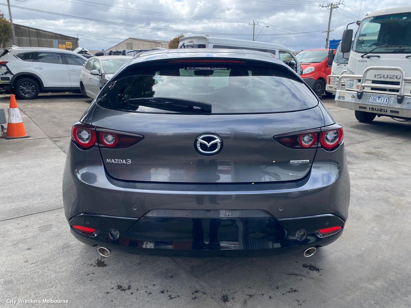 MAZDA 3 RIGHT GUARD LINER, BP, FRONT, HATCH, 03/2019 ONWARDS