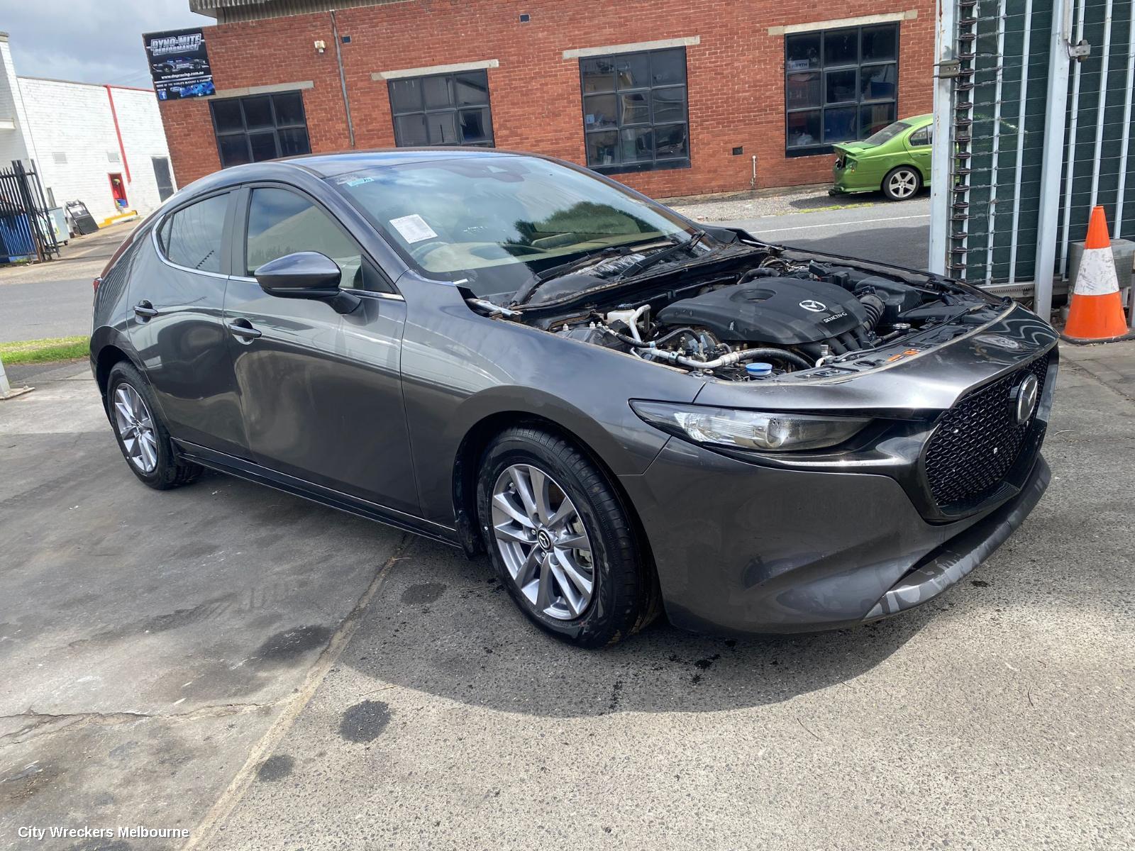 MAZDA 3 RIGHT GUARD LINER, BP, FRONT, HATCH, 03/2019 ONWARDS