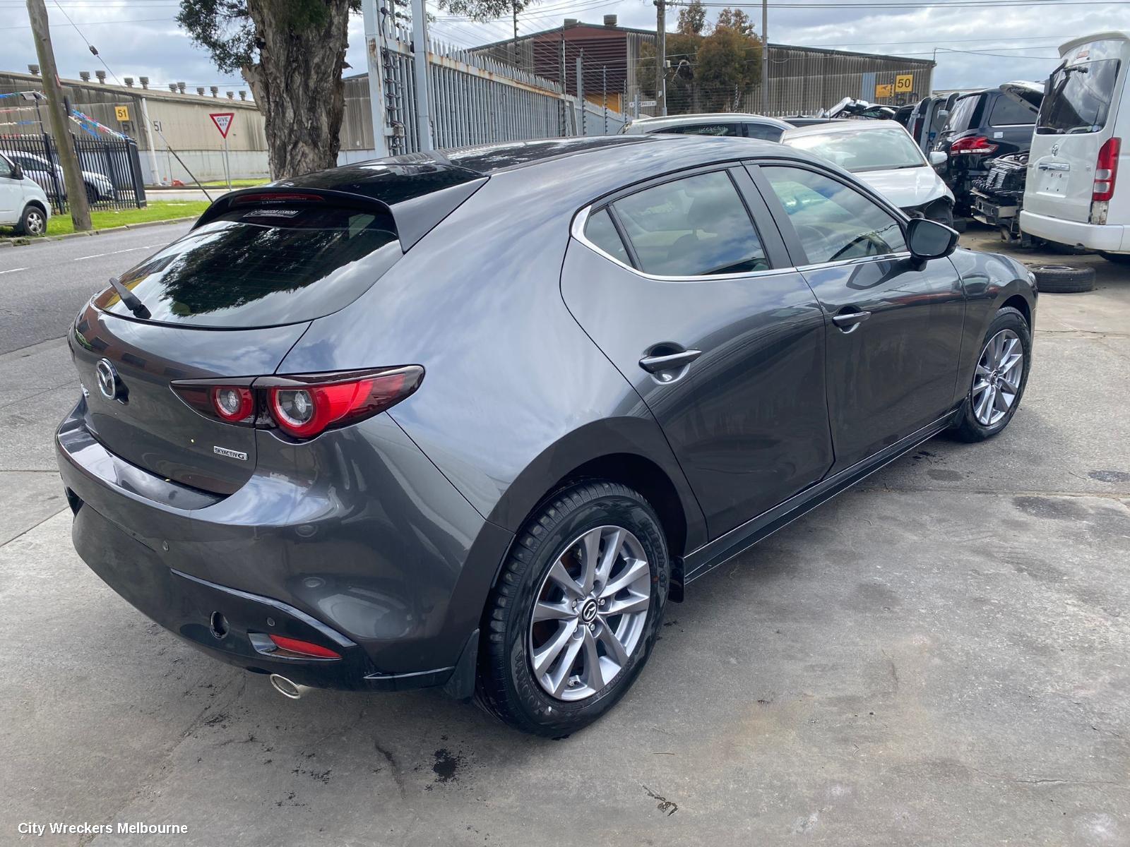 MAZDA 3 RIGHT GUARD LINER, BP, FRONT, HATCH, 03/2019 ONWARDS