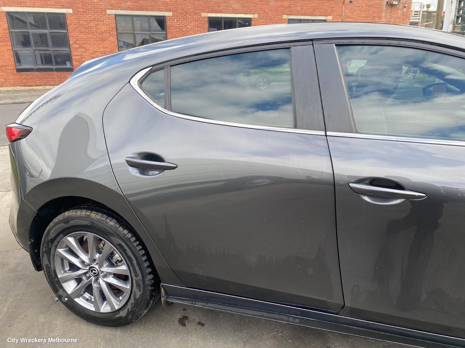 MAZDA 3 RIGHT GUARD LINER, BP, FRONT, HATCH, 03/2019 ONWARDS