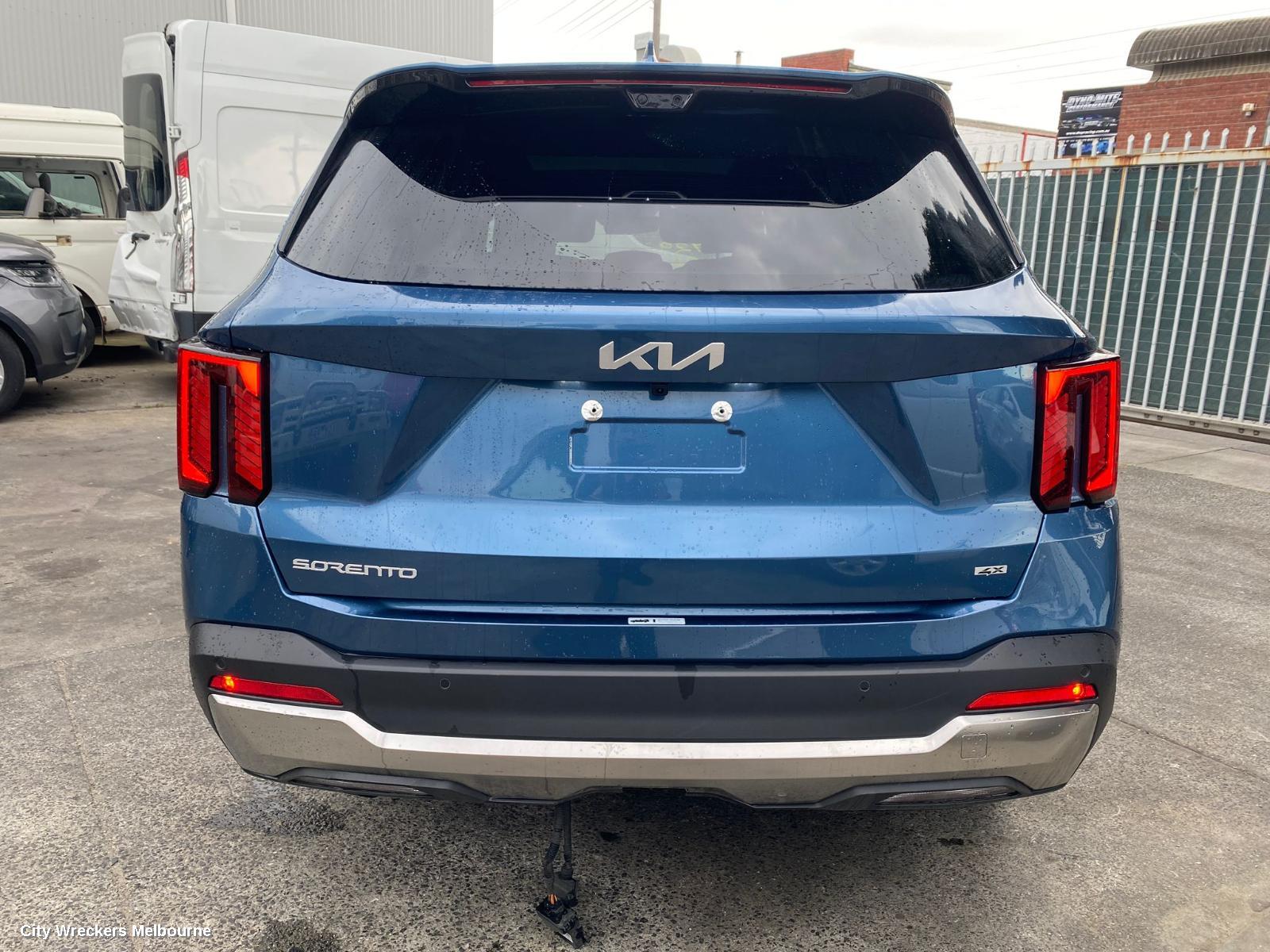KIA SORENTO LEFT FRONT DOOR WINDOW, MQ4, GREEN TINT TYPE, 02/2020 ONWARDS