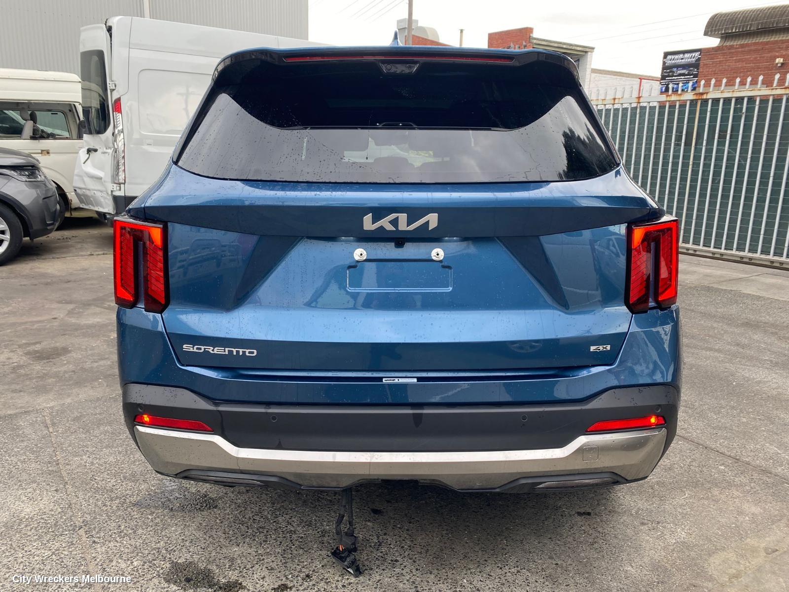 KIA SORENTO LEFT FRONT DOOR WINDOW, MQ4, GREEN TINT TYPE, 02/2020 ONWARDS