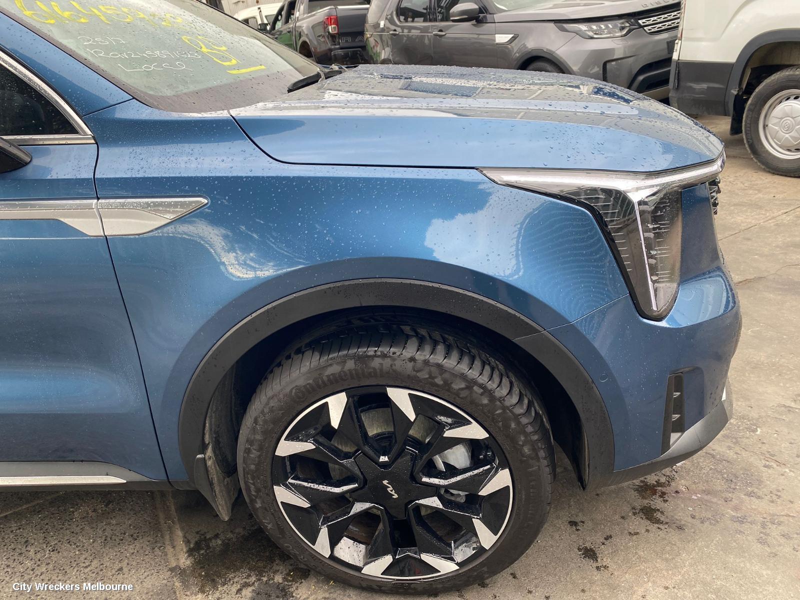 KIA SORENTO LEFT FRONT DOOR WINDOW, MQ4, GREEN TINT TYPE, 02/2020 ONWARDS