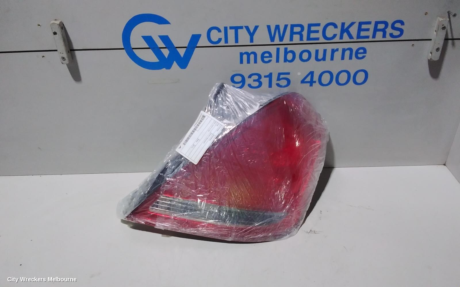 NISSAN MAXIMA RIGHT TAILLIGHT, A33, 12/1999 - 11/2003