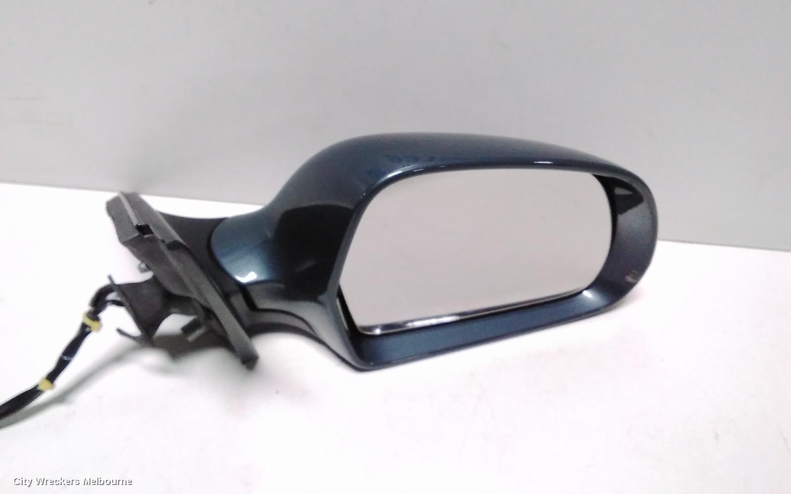 AUDI A4 RIGHT DOOR MIRROR, B8 8K, A4, MANUAL FOLD, NO LANE CHANGE ASSIST TYPE, 1 PLUG (6 WIRE), 02/2008 - 05/2009