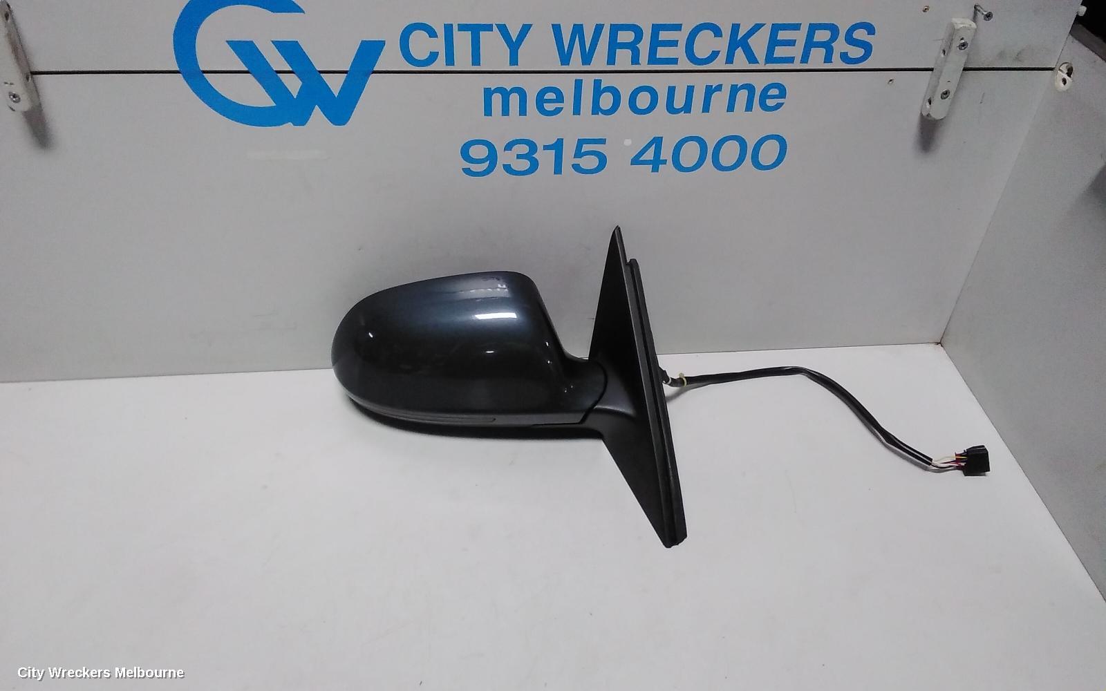 AUDI A4 RIGHT DOOR MIRROR, B8 8K, A4, MANUAL FOLD, NO LANE CHANGE ASSIST TYPE, 1 PLUG (6 WIRE), 02/2008 - 05/2009