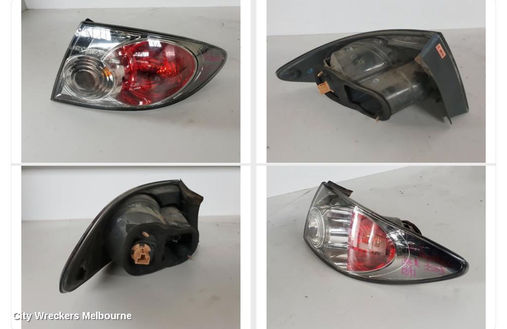 MAZDA 6 RIGHT TAILLIGHT, GG/GY, SEDAN/HATCH, LENS# 220-61971, 09/2002 - 08/2005