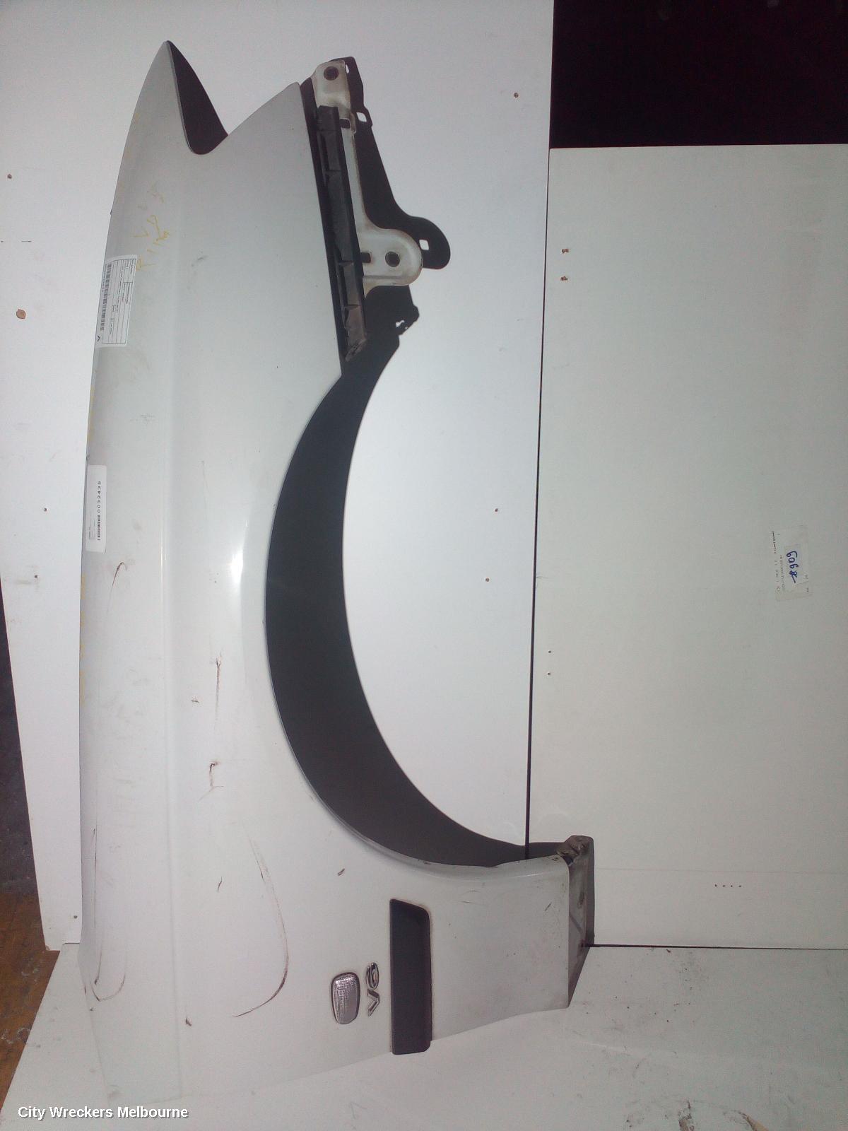 HOLDEN COMMODORE RIGHT GUARD, VY1-VZ, NON FLARE TYPE, 10/2002 - 09/2007